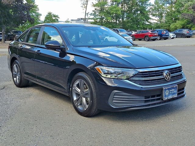 Certified 2023 Volkswagen Jetta SE image 2