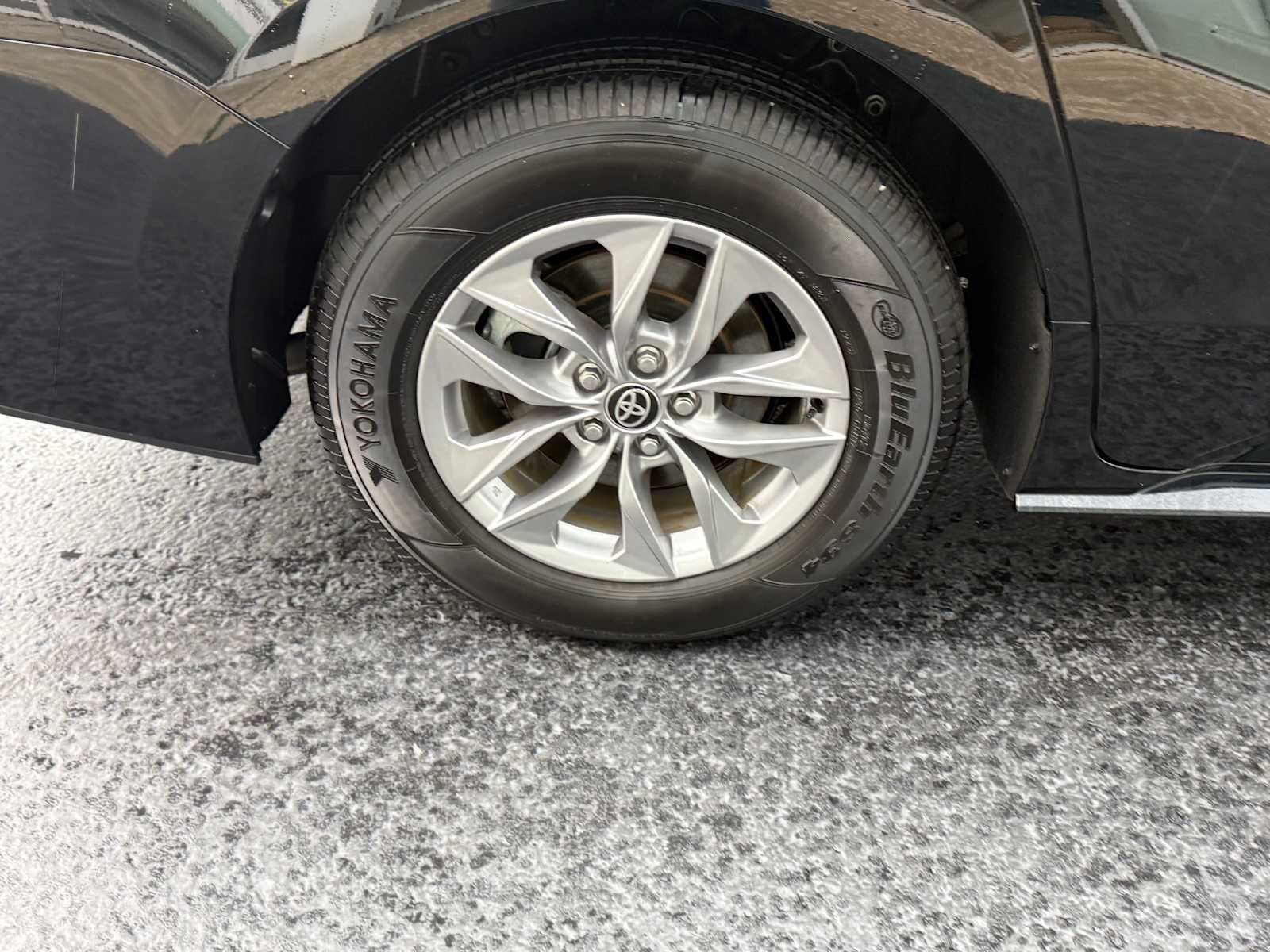 Certified 2026 Toyota Sienna LE AWD/4WD image 5