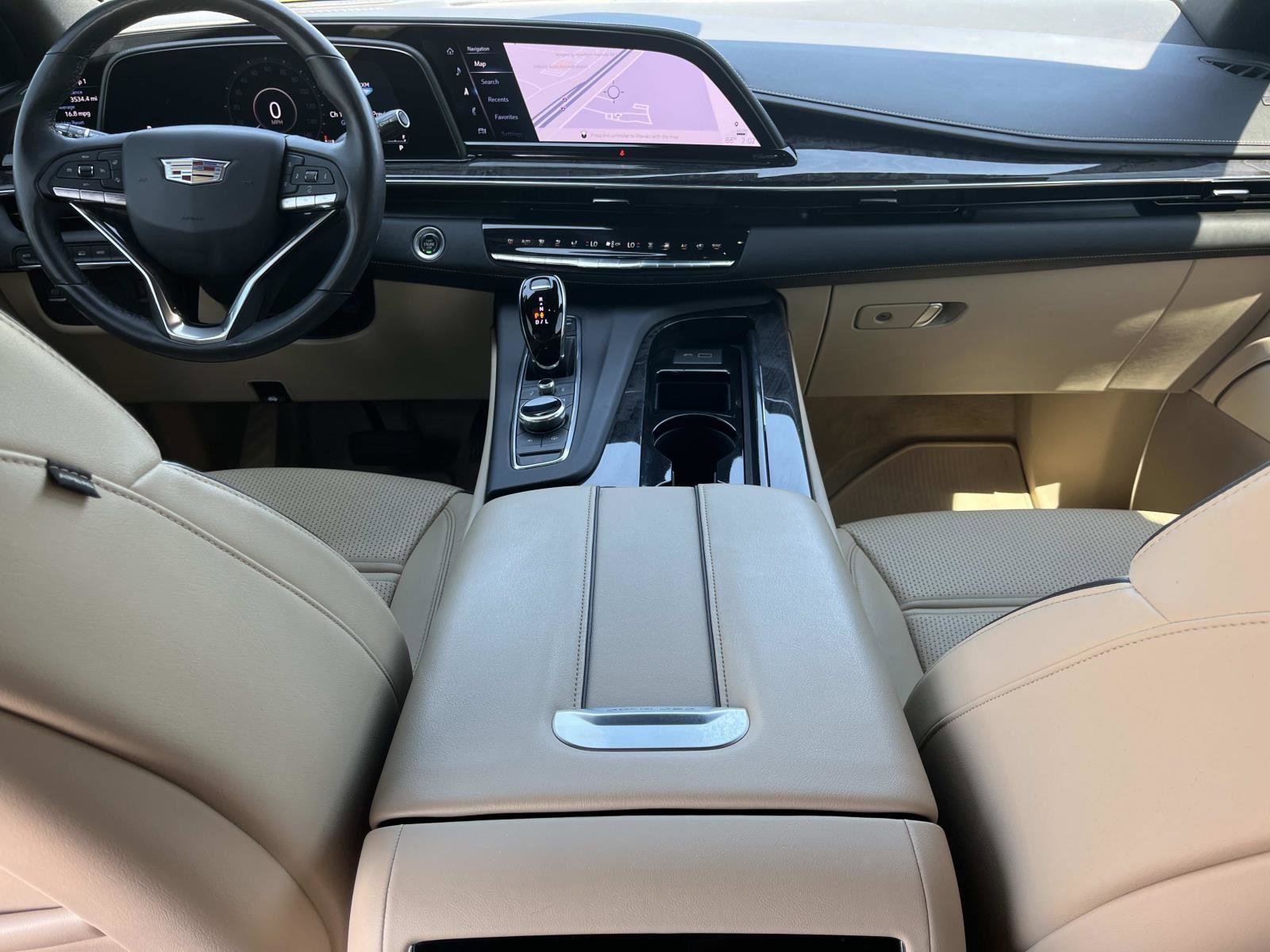Used 2021 Cadillac Escalade Premium Luxury AWD/4WD image 15