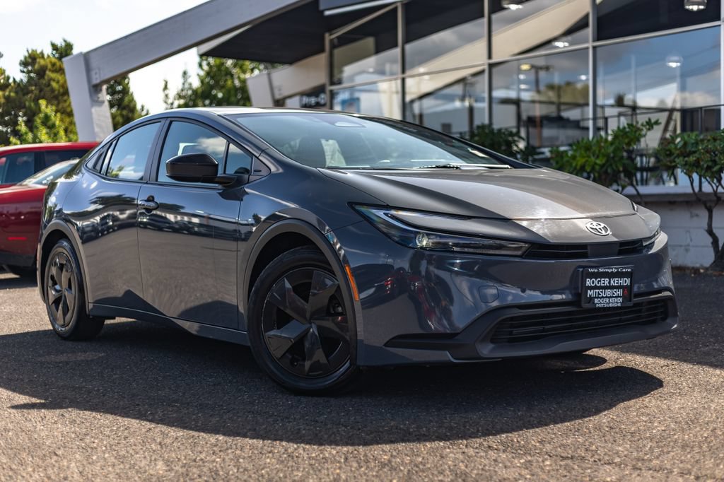 Used 2025 Toyota Prius LE