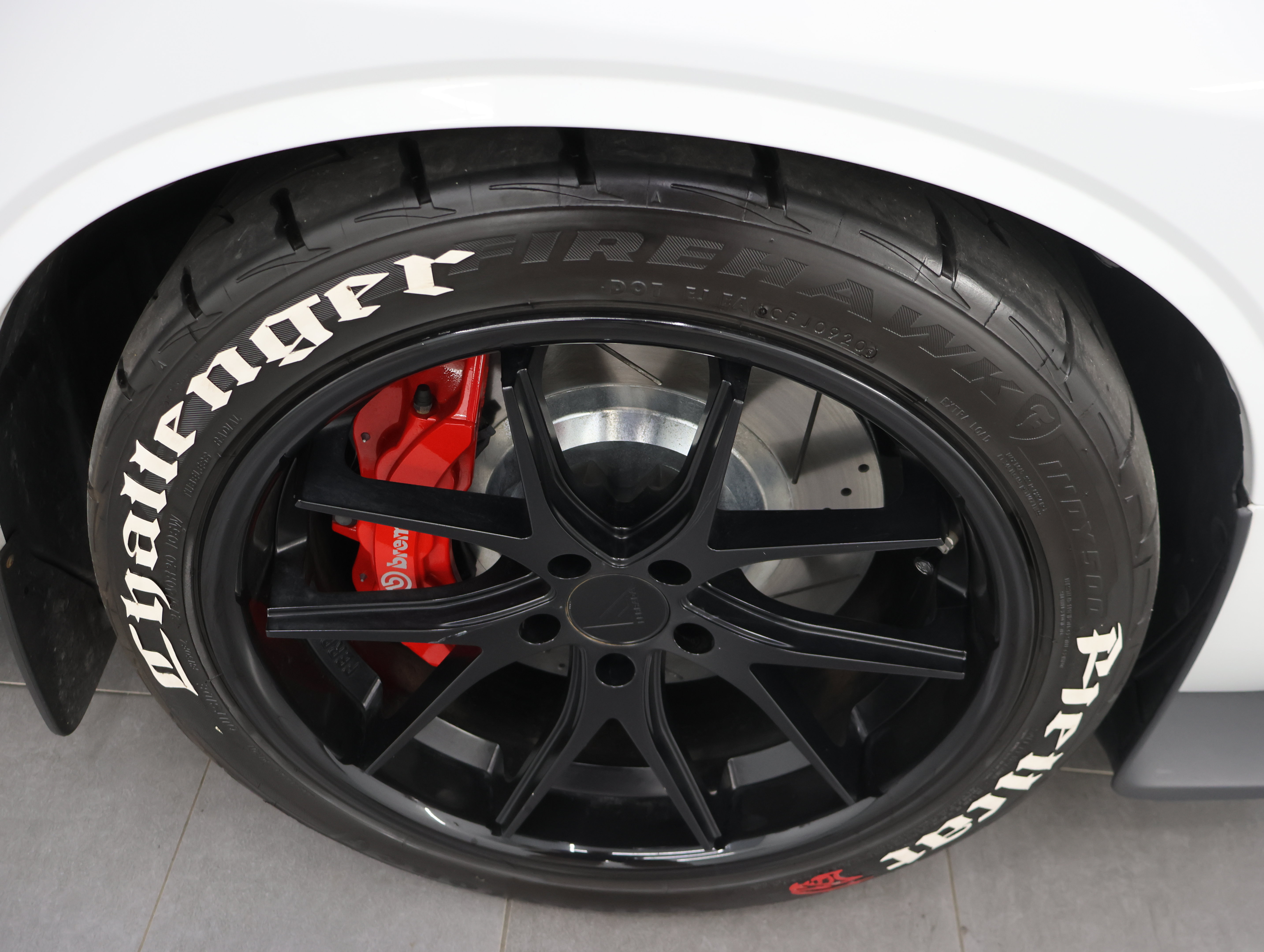 Used 2017 Dodge Challenger SRT Hellcat RWD image 3