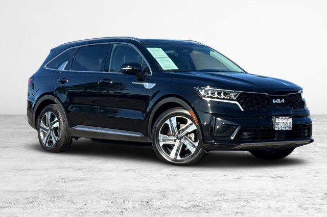 Certified 2023 Kia Sorento EX w/ Panoramic Sunroof Package AWD/4WD image 2
