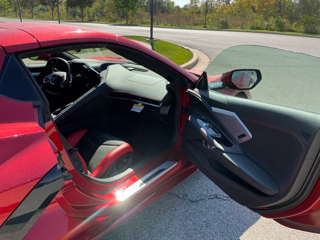 Used 2021 Chevrolet Corvette Stingray Premium Conv w/ Z51 Performance Package RWD image 16