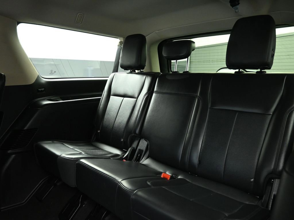 Certified 2024 Ford Expedition Max XLT image 20