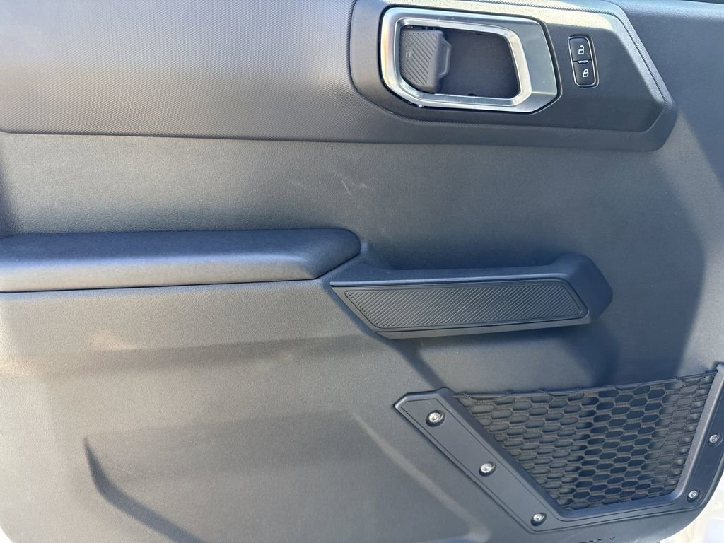 Used 2025 Ford Bronco Big Bend image 10