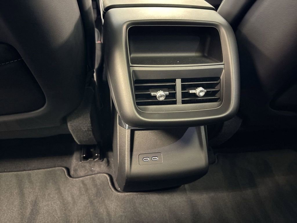 New 2025 Cadillac Lyriq Luxury image 22