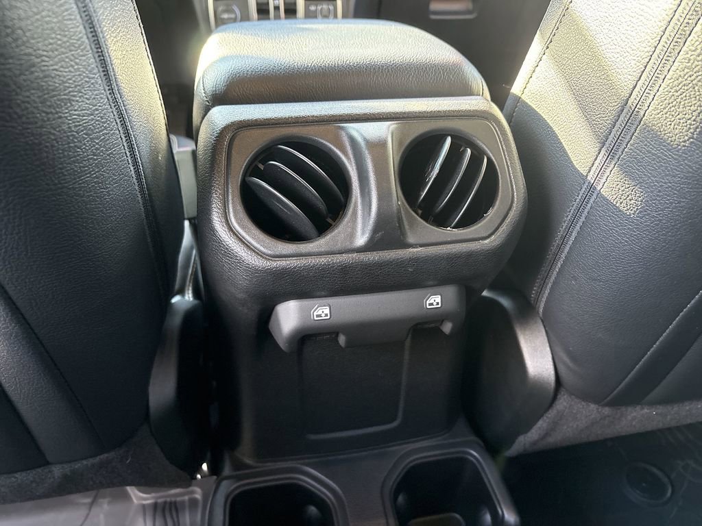 Used 2024 Jeep Wrangler Willys image 23