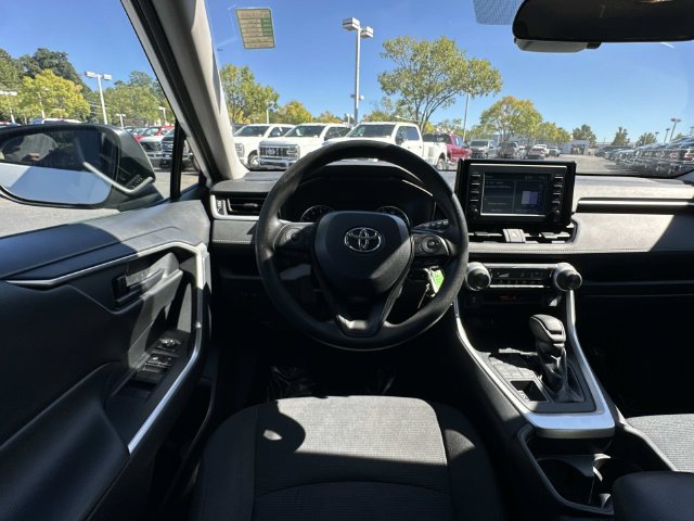 Used 2019 Toyota RAV4 LE AWD/4WD image 7