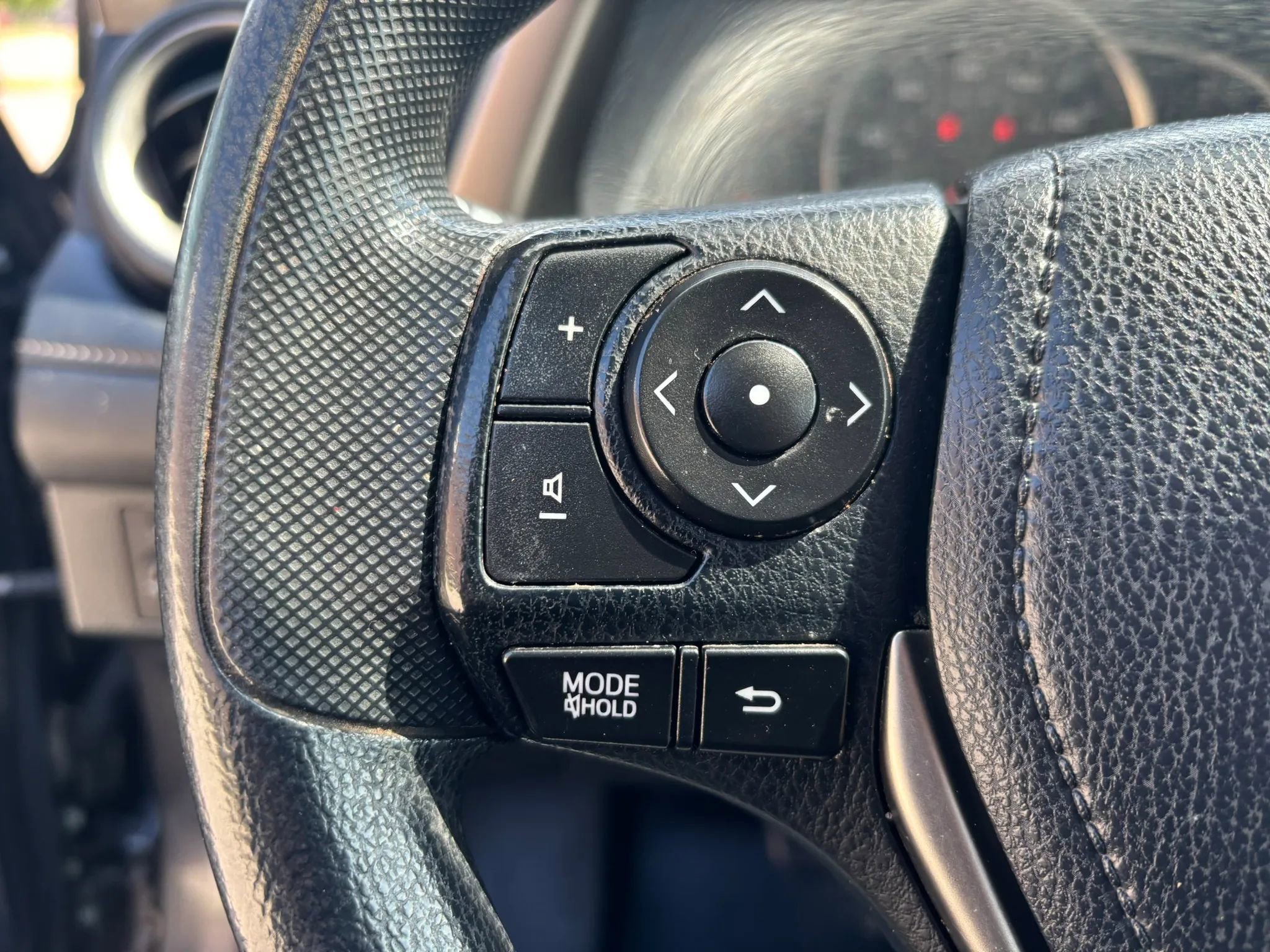 Used 2014 Toyota RAV4 XLE AWD/4WD image 13