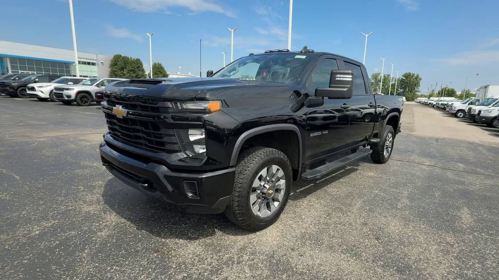 Used 2024 Chevrolet Silverado 2500 Custom w/ Custom Value Package AWD/4WD image 4