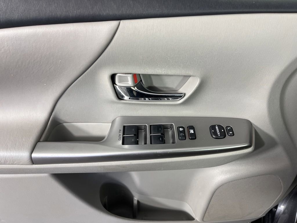 Used 2015 Toyota Prius V Four FWD image 32
