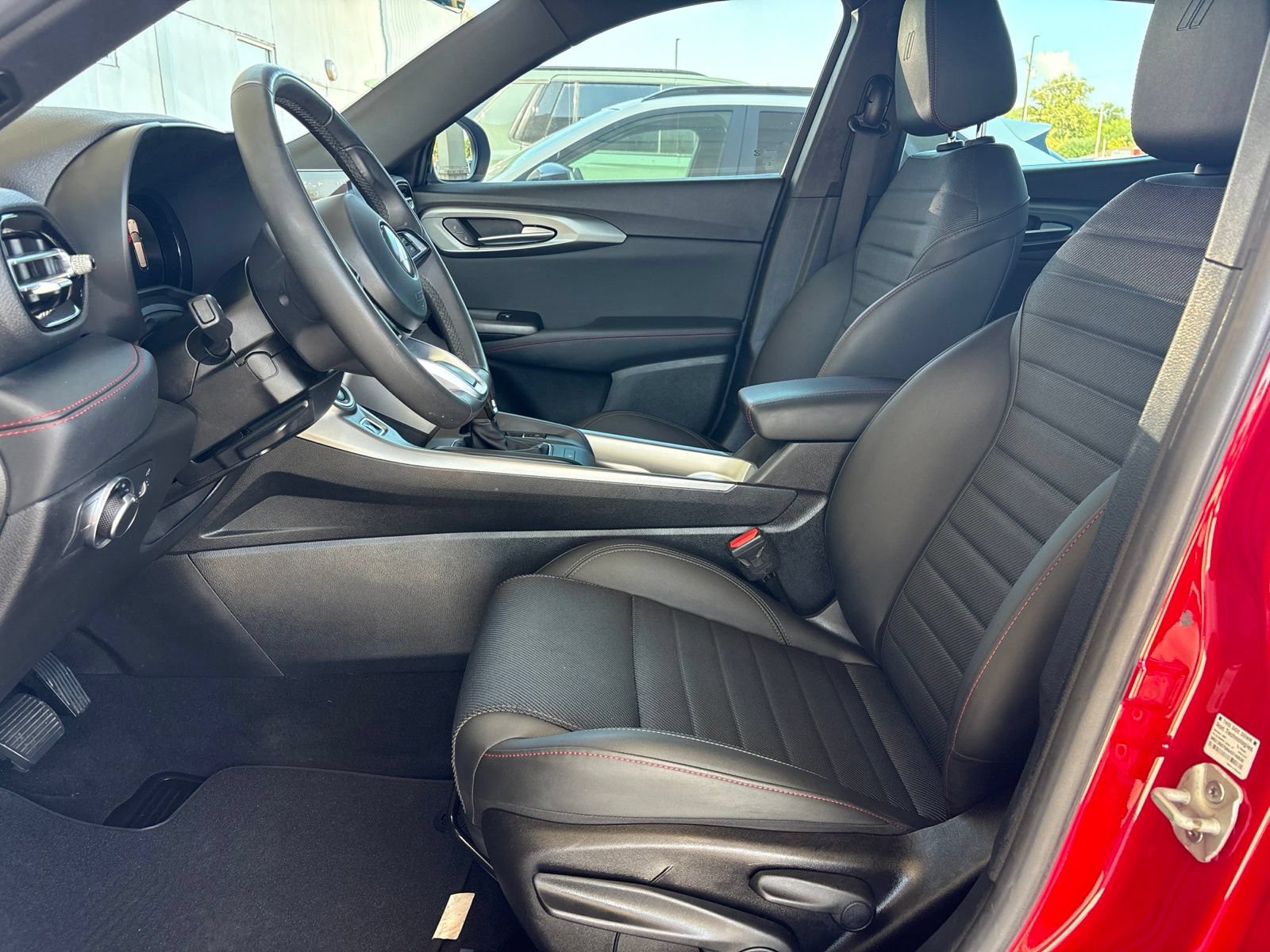 Used 2023 Dodge Hornet GT w/ GT Blacktop Package AWD/4WD image 13