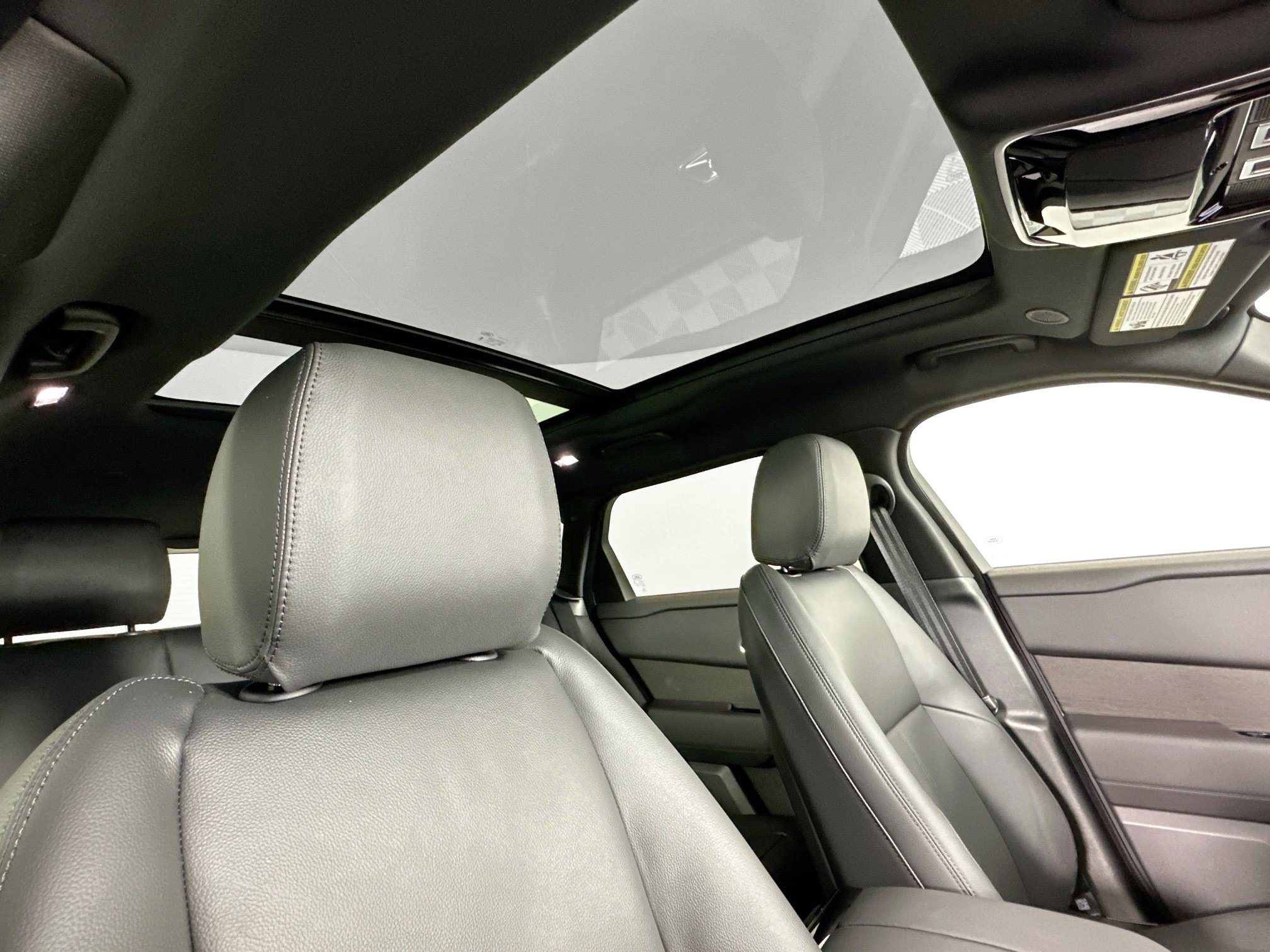 Used 2026 Land Rover Range Rover Velar S image 19