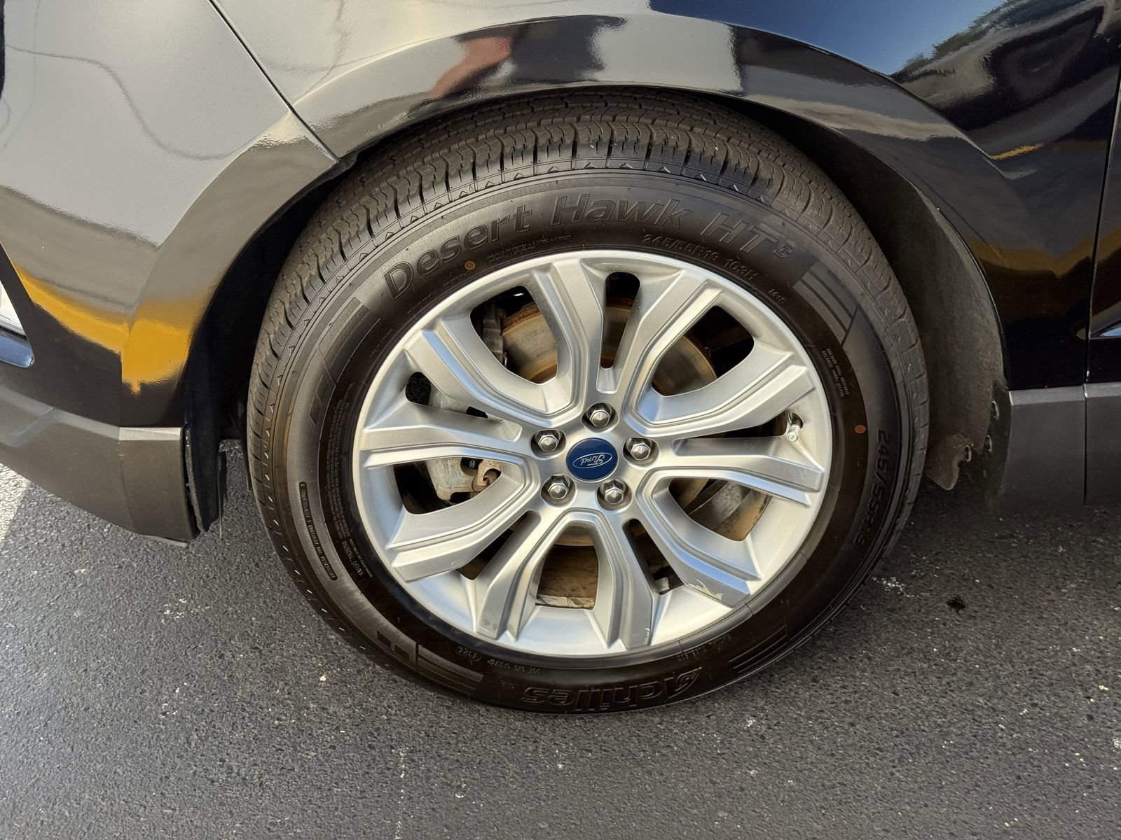 Used 2020 Ford Edge Titanium image 29