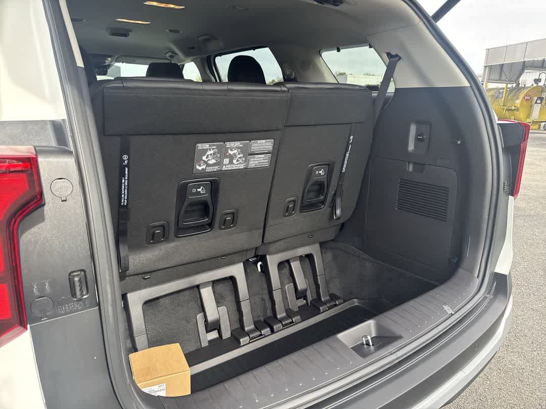 New 2026 Kia Carnival EX FWD image 24