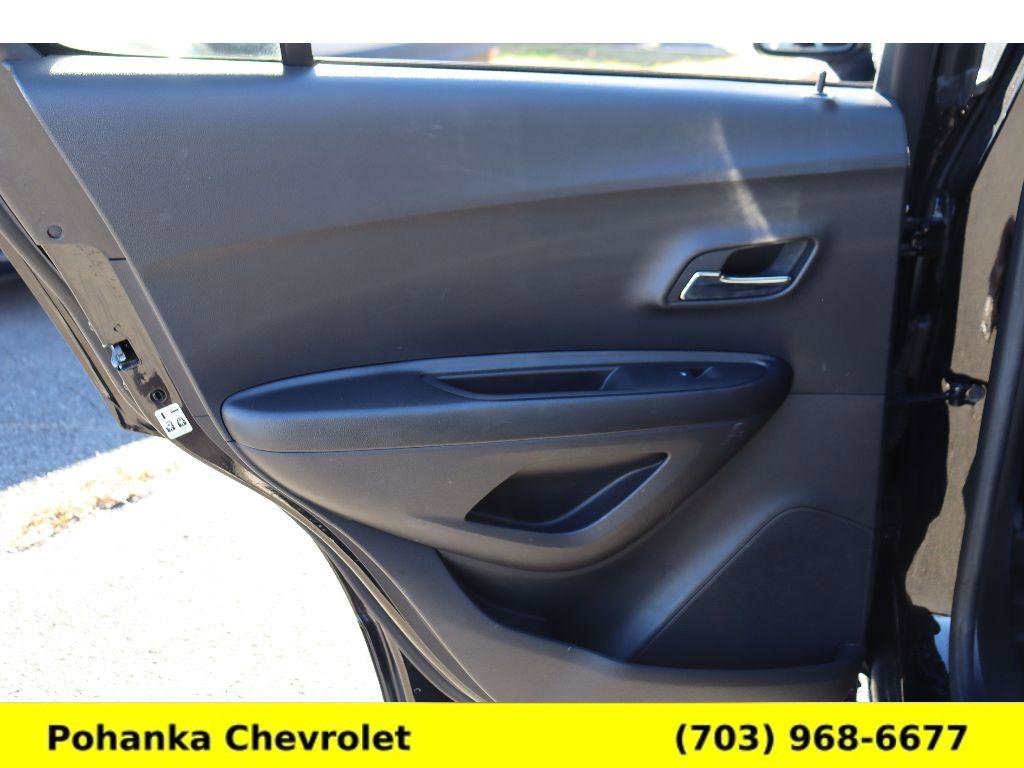 Certified 2022 Chevrolet Trax LT w/ LT Convenience Package image 24