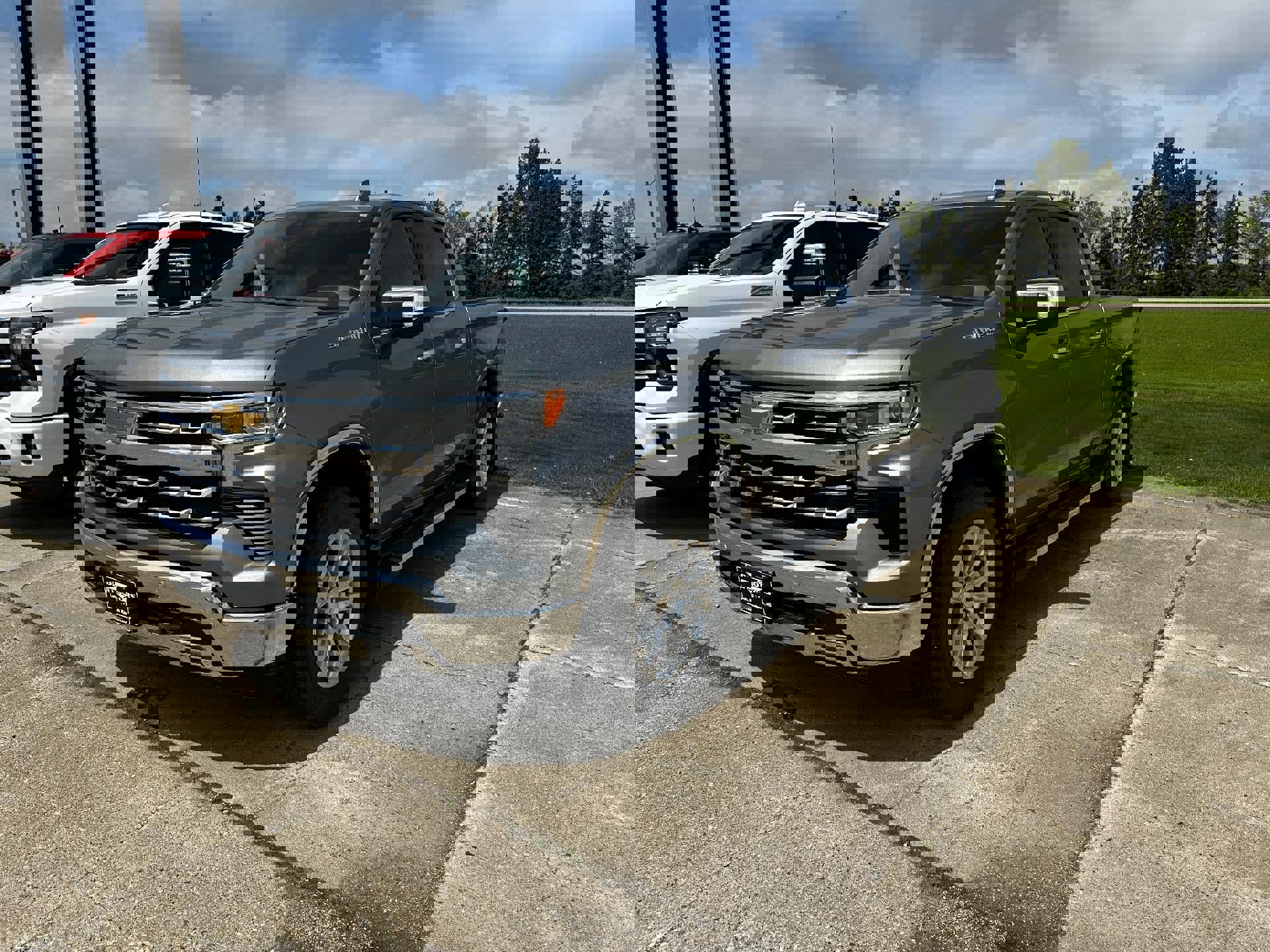 Used 2023 Chevrolet Silverado 1500 LTZ w/ LTZ Convenience Package II image 3