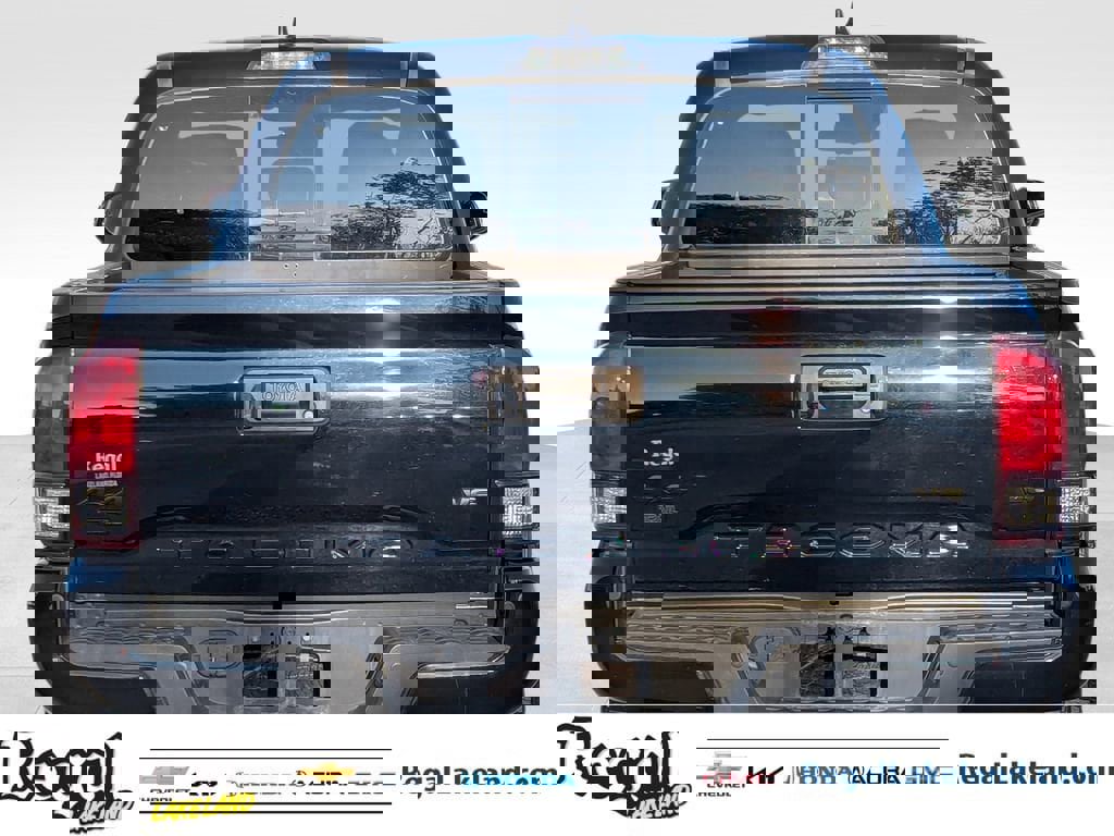 Used 2022 Toyota Tacoma SR5 w/ Trail Edition image 4