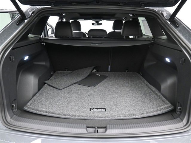 New 2026 Volkswagen Atlas Cross Sport SE image 12