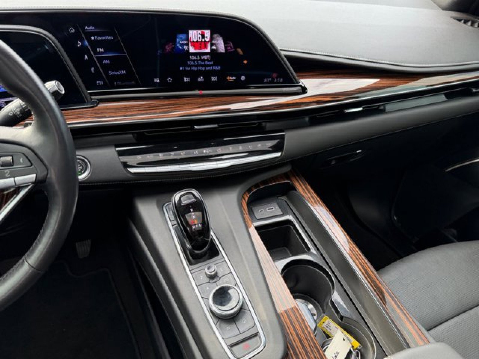 Used 2022 Cadillac Escalade ESV Premium Luxury w/ Performance Package image 14