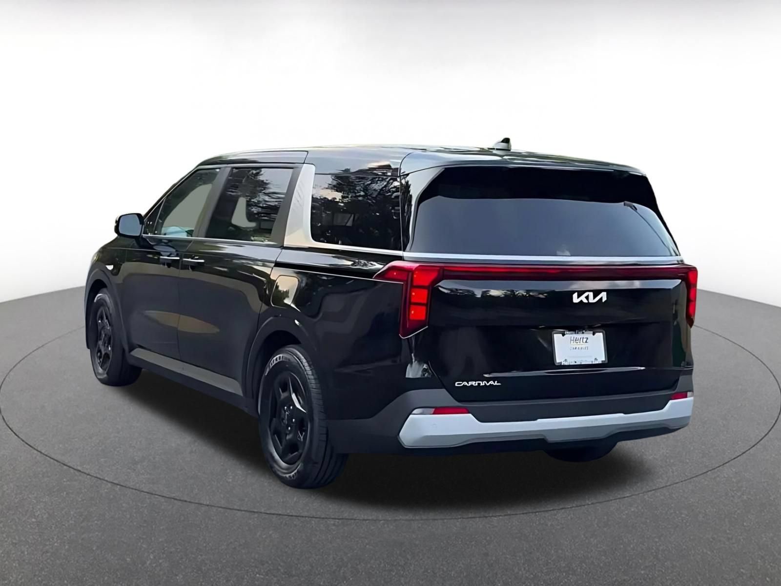 Used 2026 Kia Carnival FWD image 10