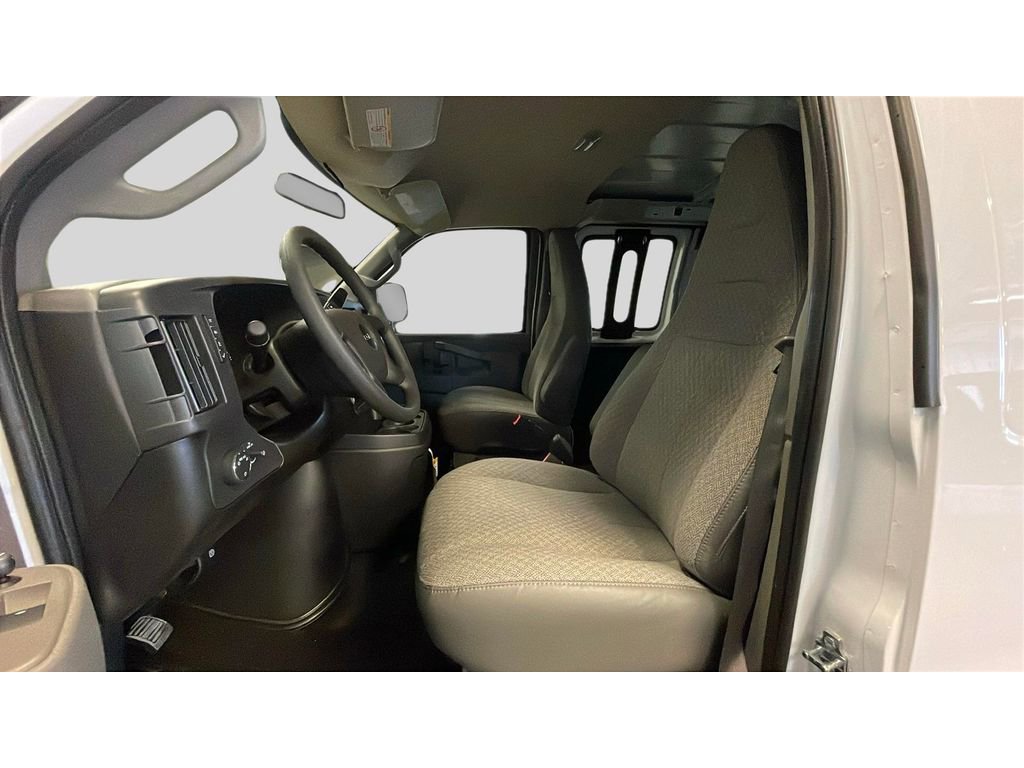 New 2025 GMC Savana 3500 Extended w/ Driver Convenience Package image 11