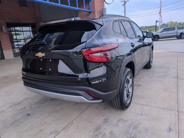 Used 2024 Chevrolet Trax LT w/ Driver Confidence Package FWD image 8