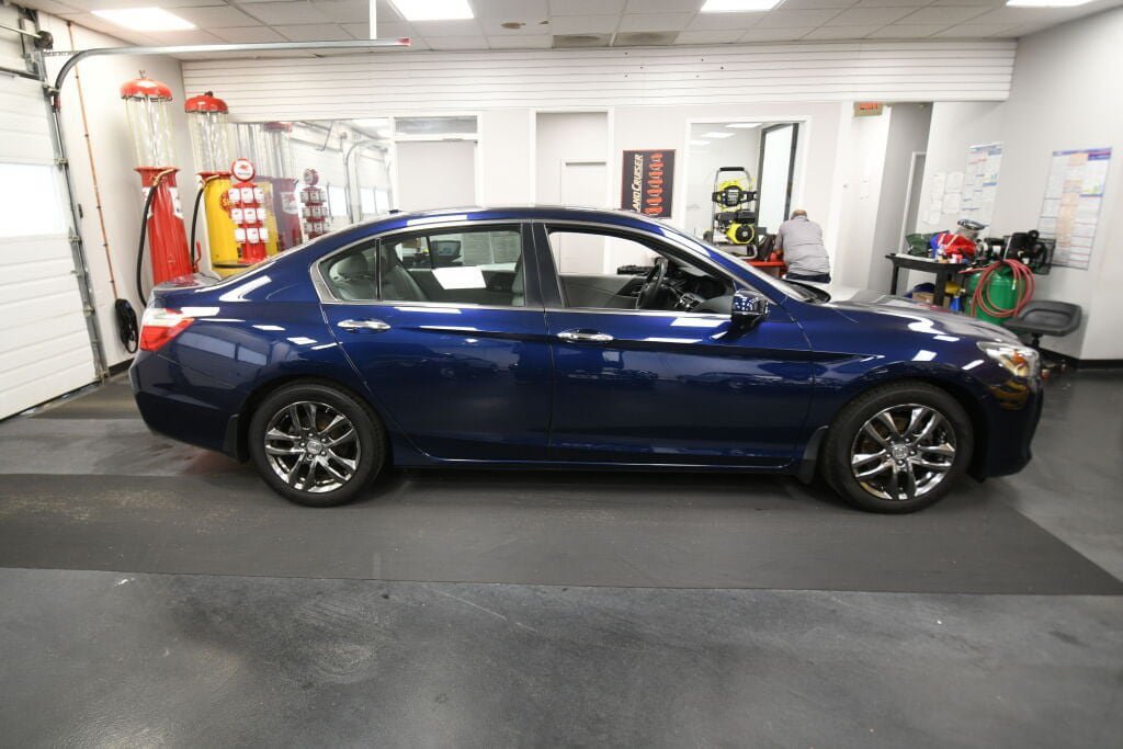 Used 2024 Subaru Crosstrek 2.0i Premium AWD/4WD image 9