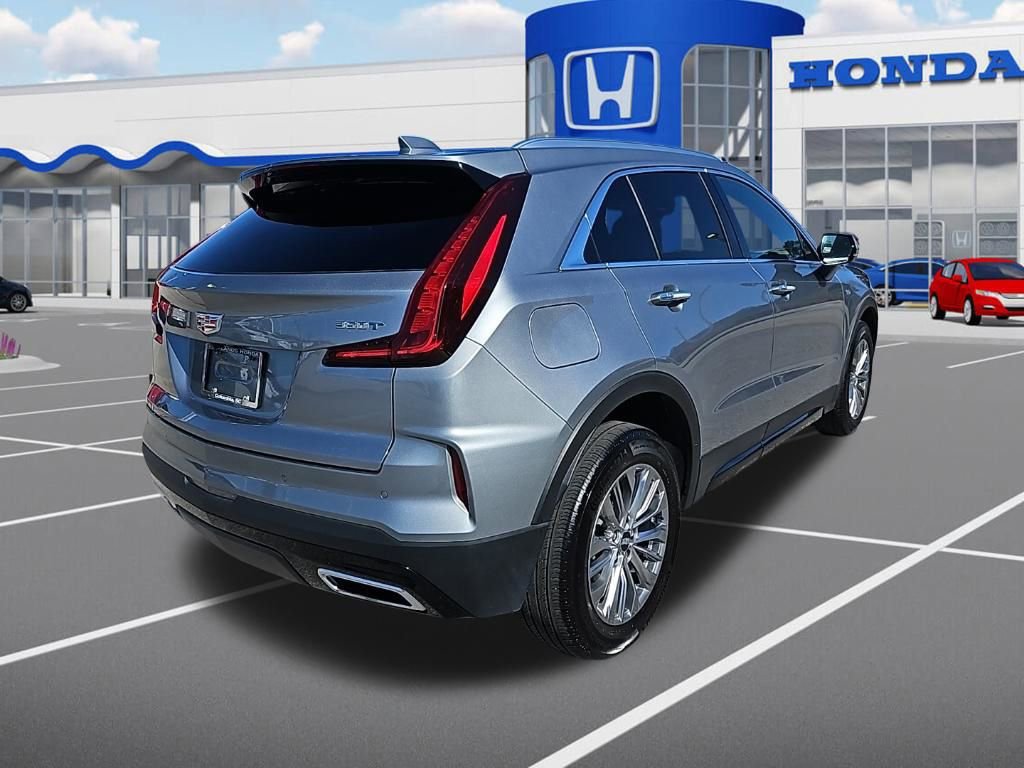 Used 2025 Cadillac XT4 Premium Luxury image 9