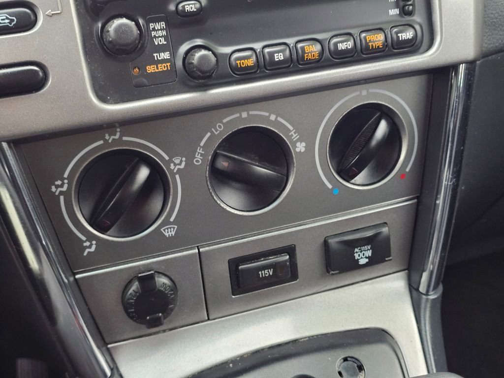 Used 2005 Pontiac Vibe FWD image 23