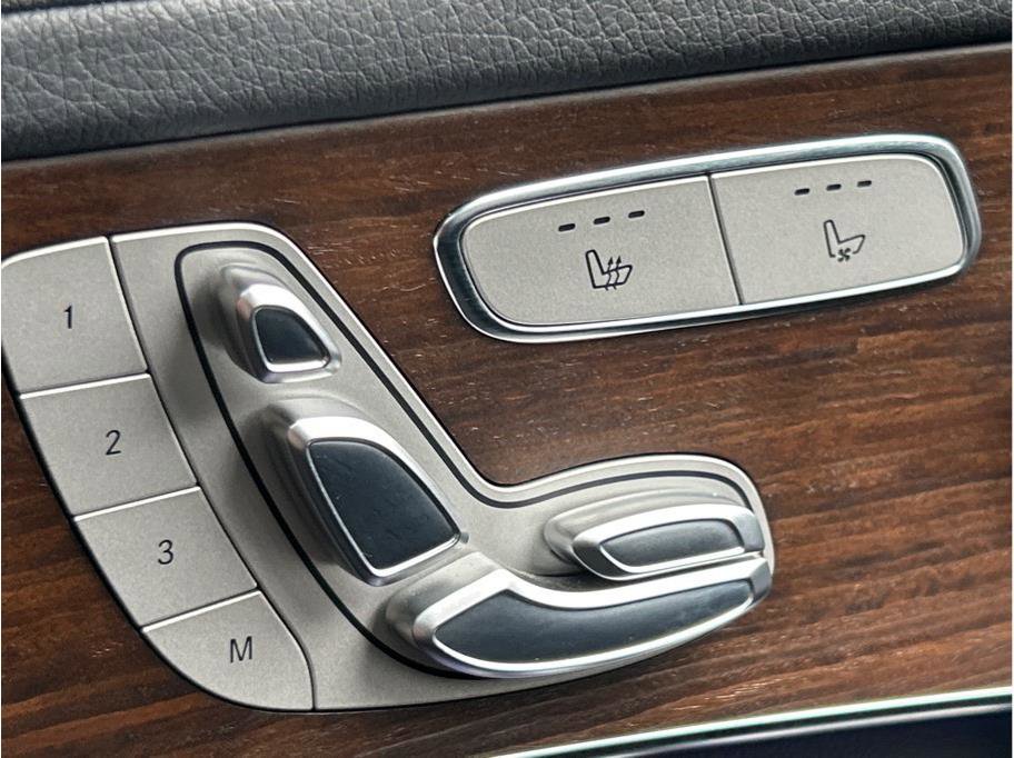 Used 2022 Mercedes-Benz GLC 43 AMG 4MATIC image 19