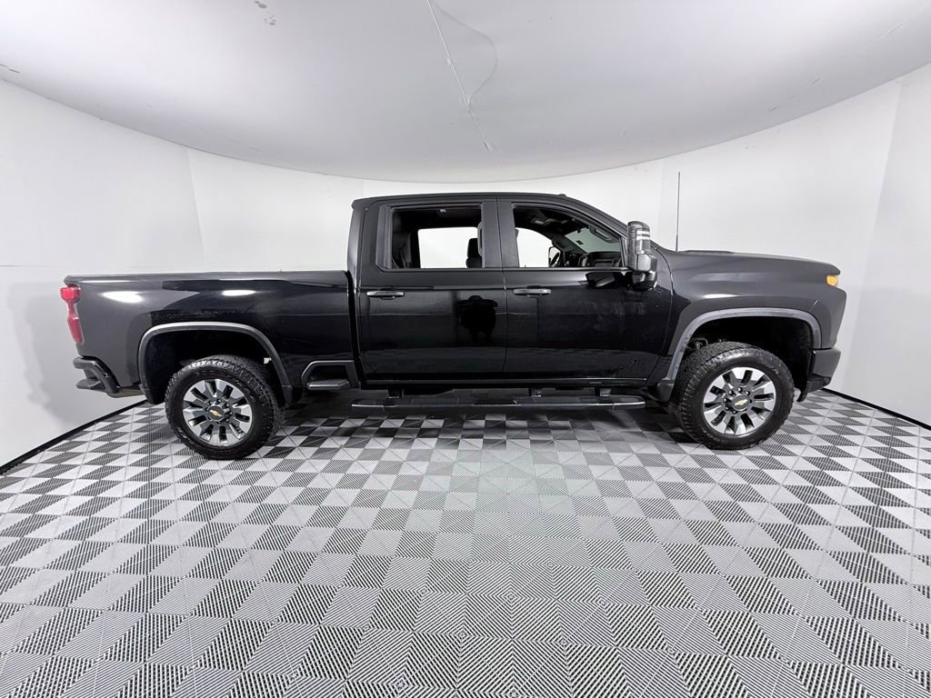 Used 2022 Chevrolet Silverado 2500 Custom w/ Custom Convenience Package image 8