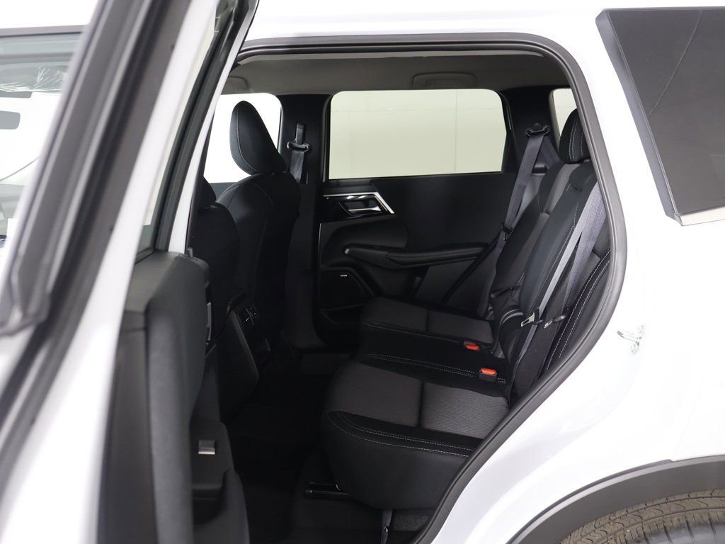 New 2026 Mitsubishi Outlander ES AWD/4WD image 30