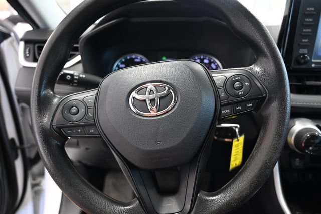 Used 2022 Toyota RAV4 LE AWD/4WD image 23