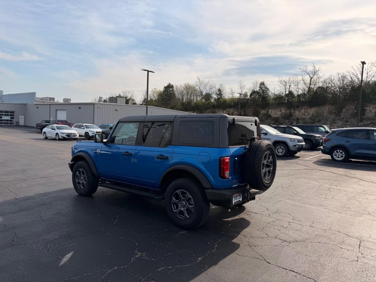 Used 2023 Ford Bronco Big Bend image 3