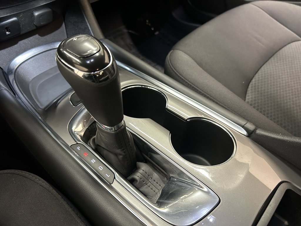 Used 2017 Chevrolet Malibu LT image 23