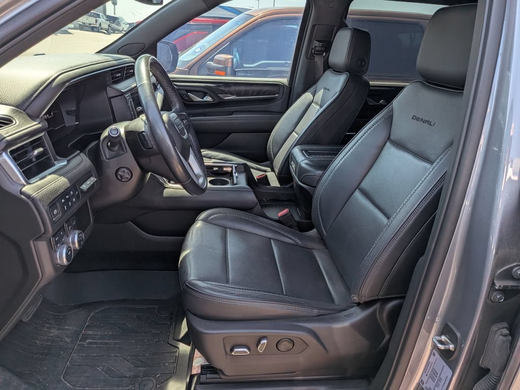 Used 2022 GMC Yukon XL Denali AWD/4WD image 11