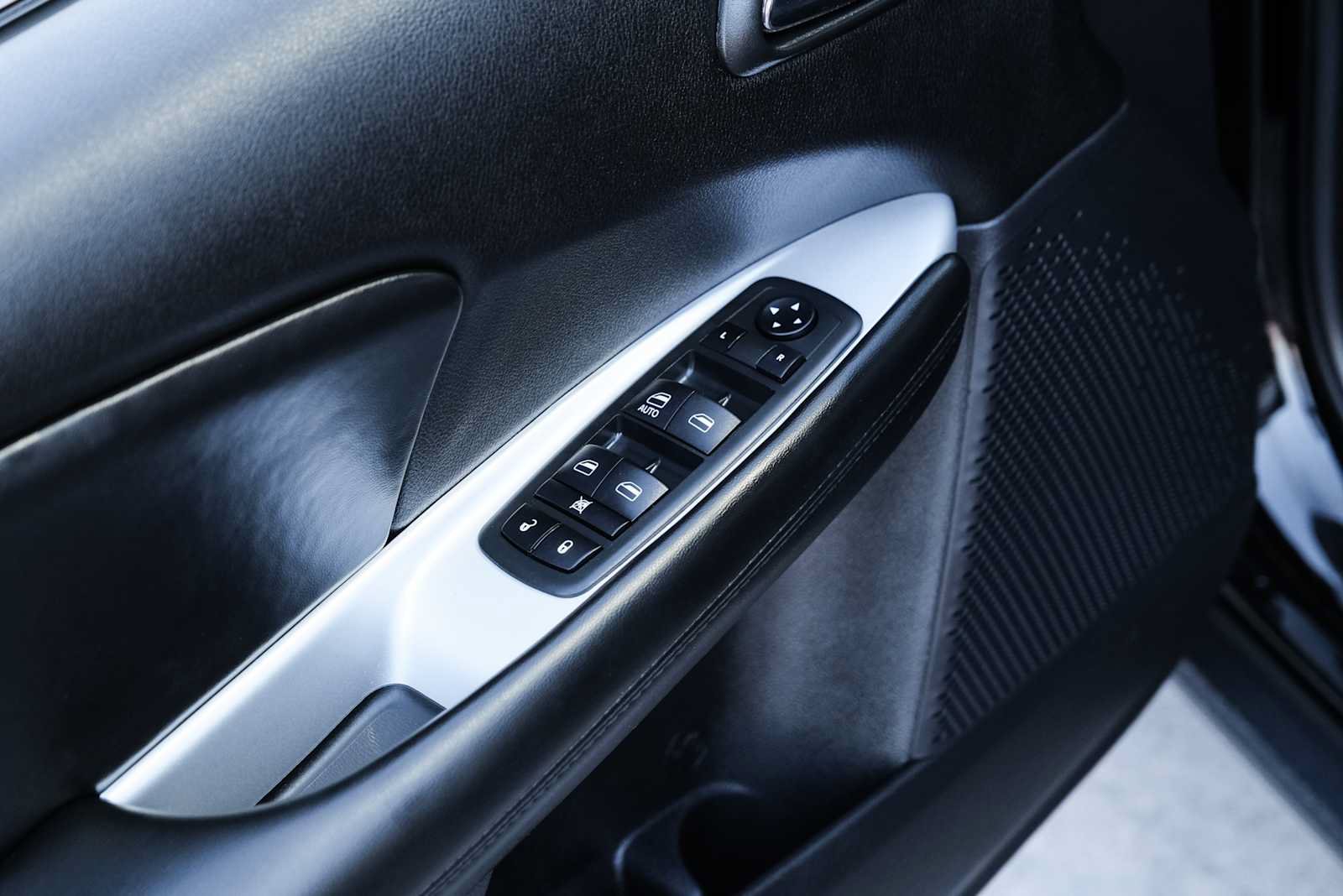 Used 2020 Dodge Journey SE FWD image 33