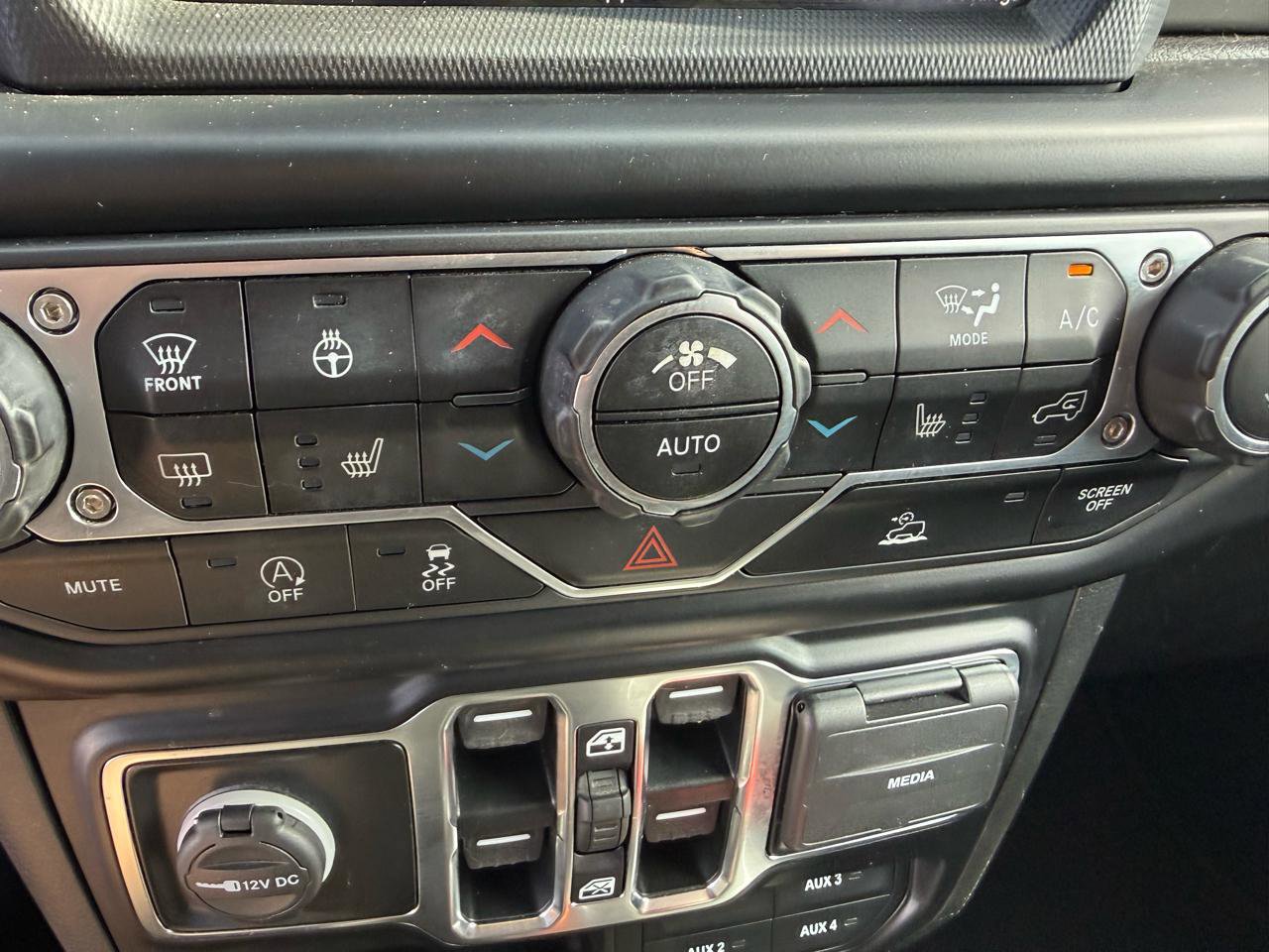 Used 2022 Jeep Wrangler Unlimited Sport w/ Sun And Sound Package AWD/4WD image 20