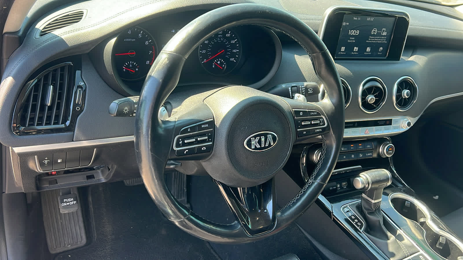 Used 2018 Kia Stinger AWD/4WD image 10
