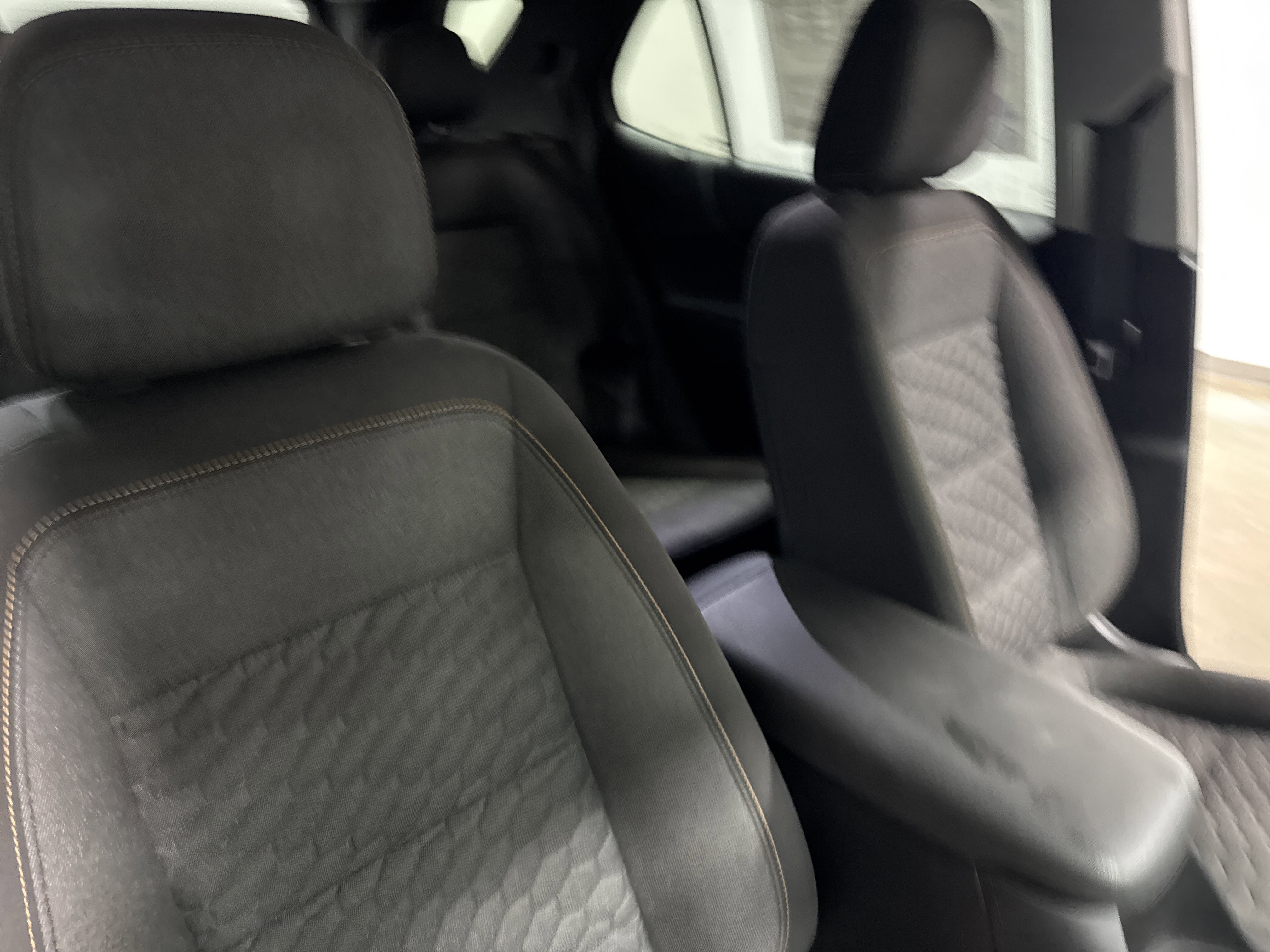 Used 2021 Chevrolet Equinox LT image 36