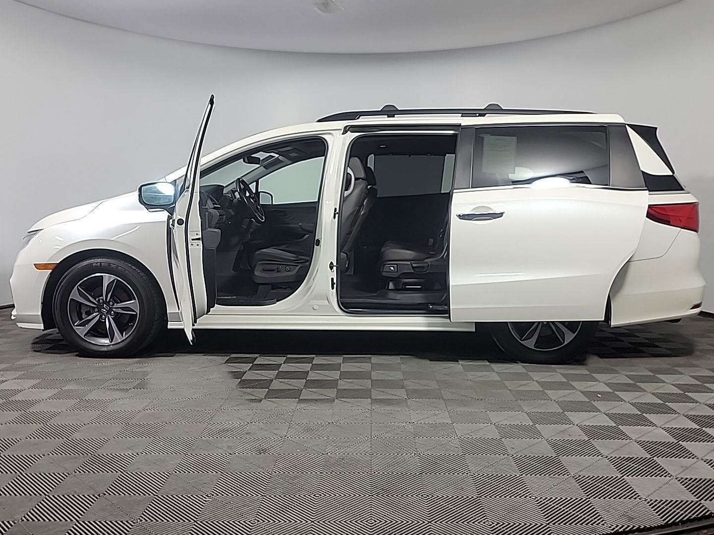 Certified 2019 Honda Odyssey Touring image 16