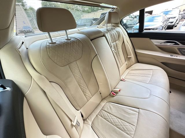 Used 2017 BMW 740i image 40
