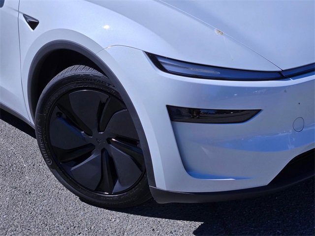 Used 2026 Tesla Model Y Long Range image 9