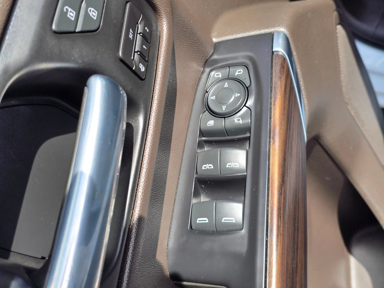 Used 2020 GMC Sierra 1500 SLT w/ Driver Alert Package II AWD/4WD image 24