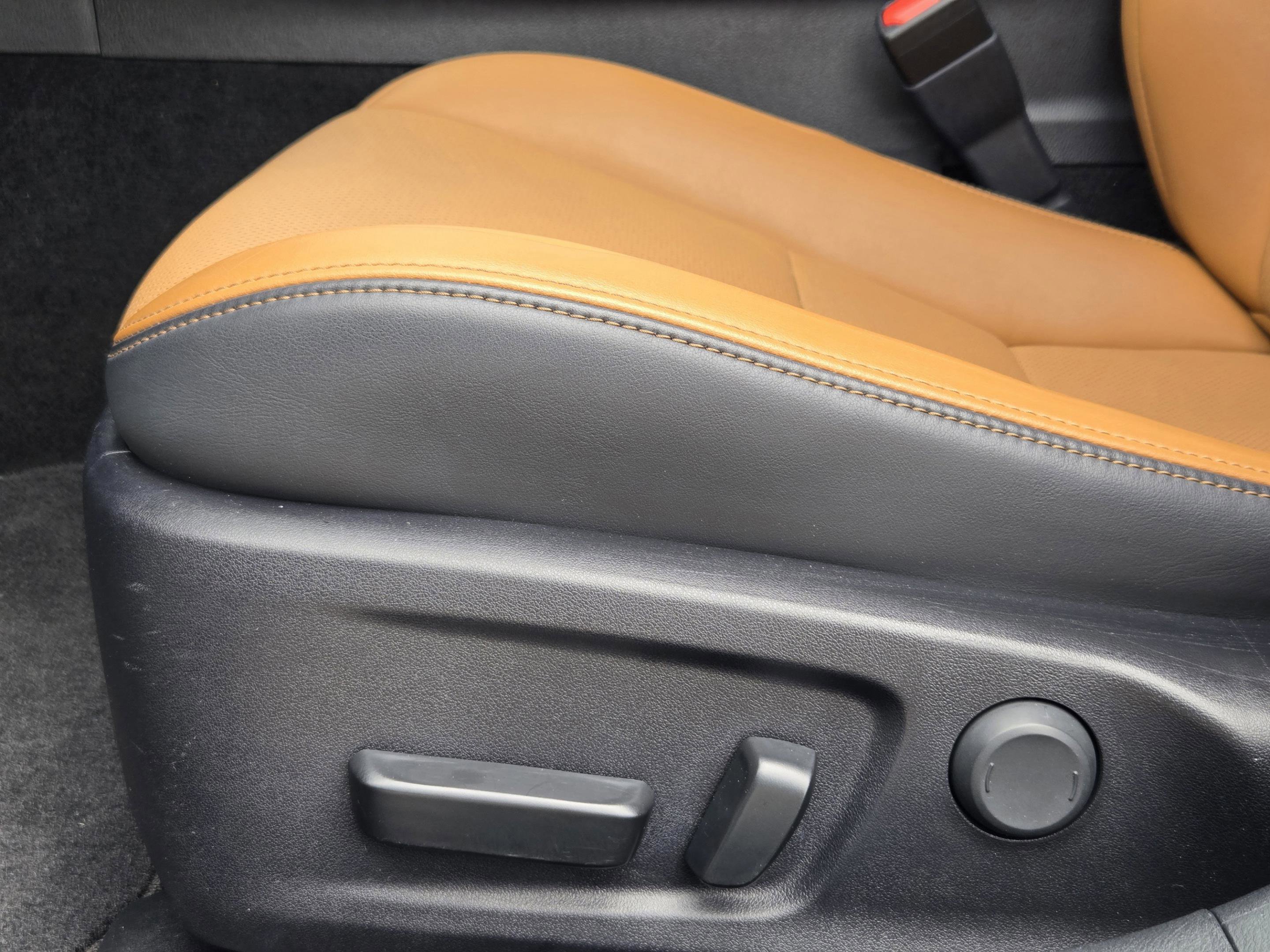 Used 2022 Lexus IS 300 w/ Premium Package image 23