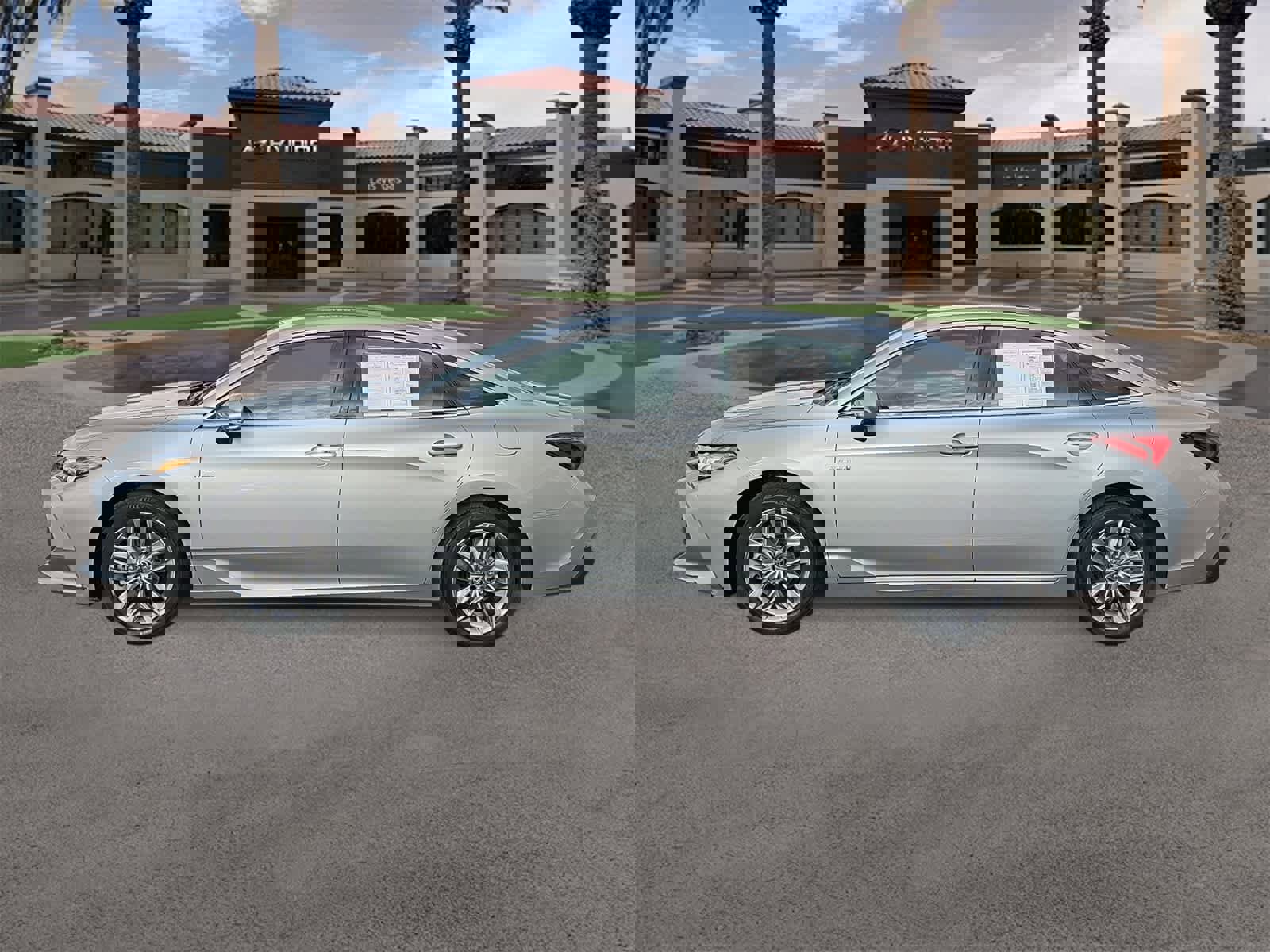 Used 2021 Toyota Avalon XLE w/ Carpet Mat Package (TMS) image 5