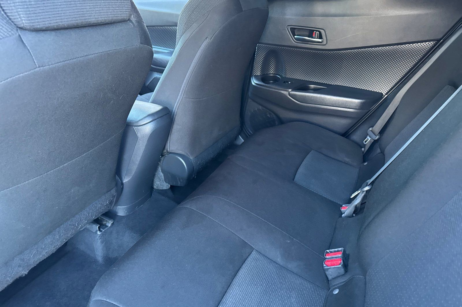 Used 2019 Toyota C-HR LE image 15