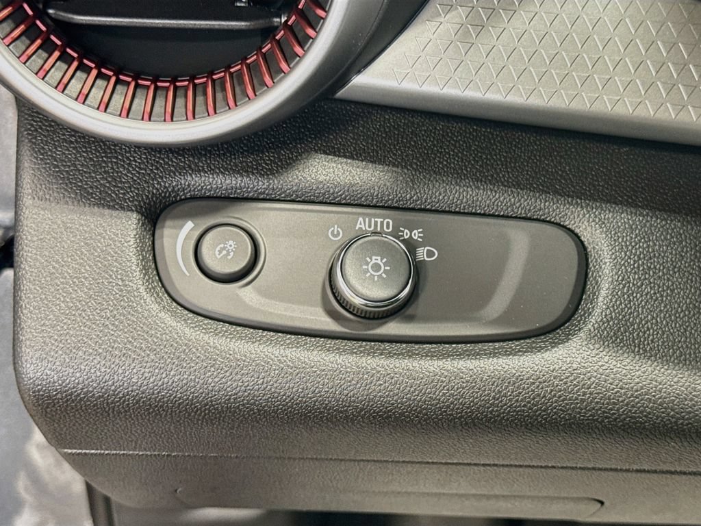 New 2026 Chevrolet Trax RS w/ Sunroof Package FWD image 10