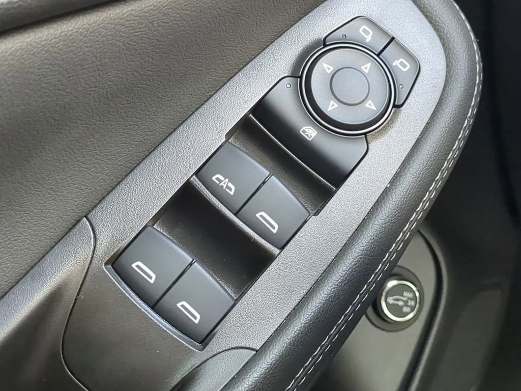 Used 2023 Buick Encore GX Essence w/ Experience Buick Package image 24